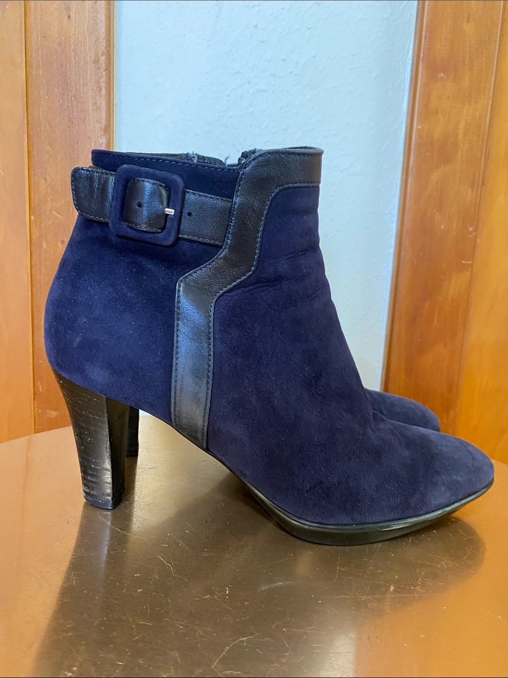 Aquatalia Navy Blue Suede Ankle Boots Booties Black Leather Trim 3” Heel Zipper